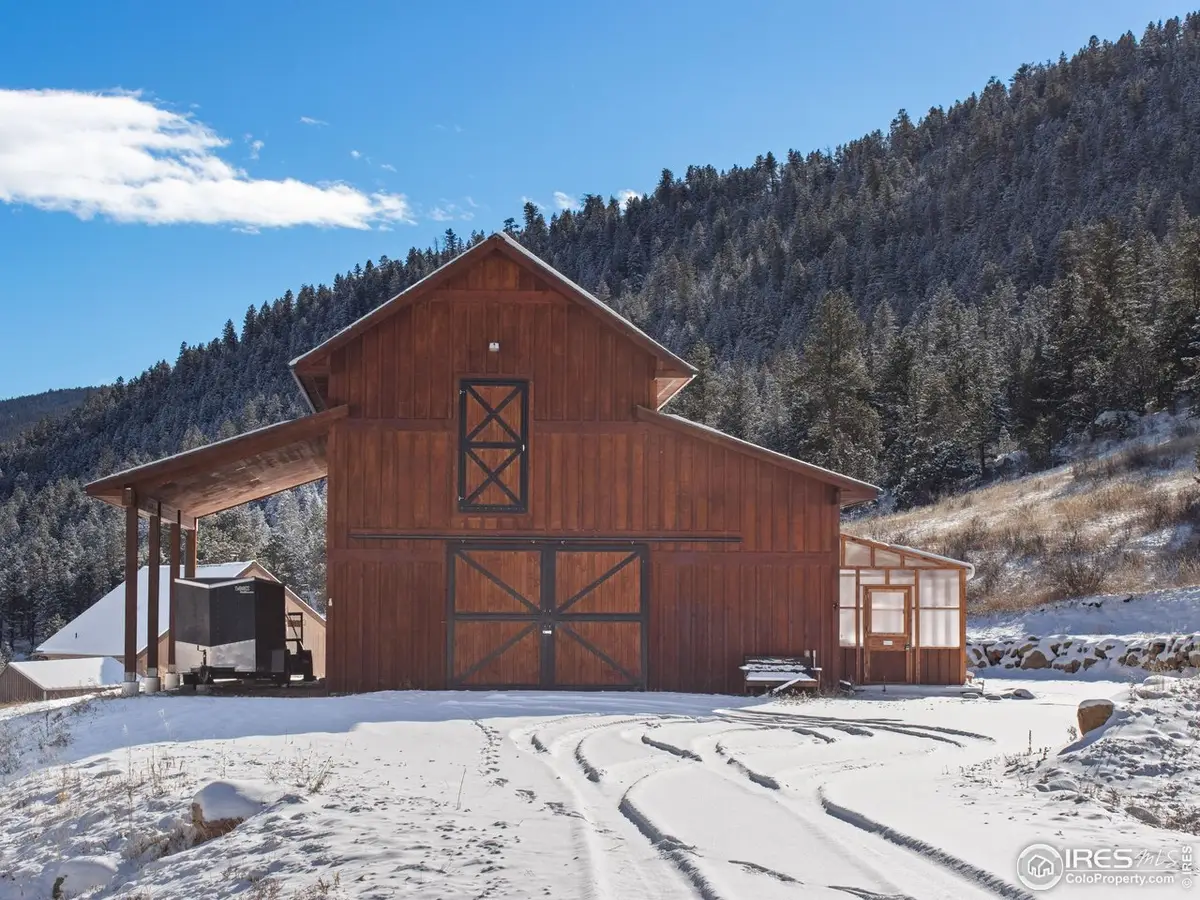 957 Dunraven Glade Rd, Glen Haven, CO 80532 - Image #1
