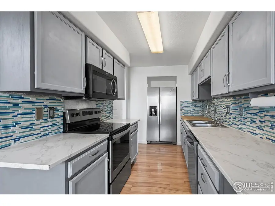 546 Ridgeview Dr, Louisville, CO 80027 - Image #3