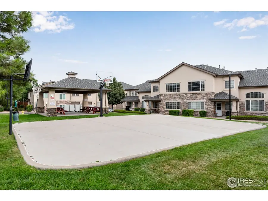 1405 S Chambers Rd, Aurora, CO 80017 - Image #2