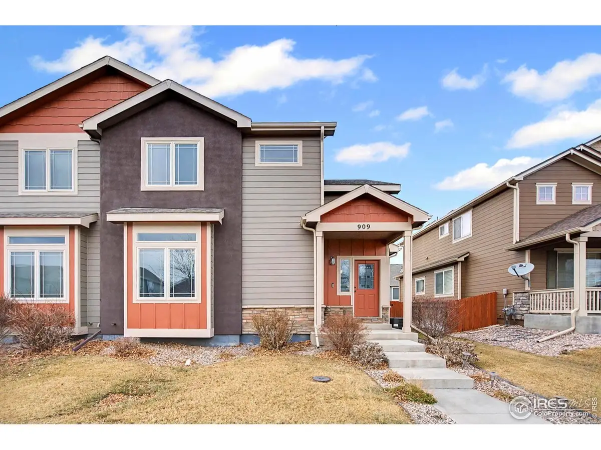 909 Campfire Dr, Fort Collins, CO 80524 - Image #1