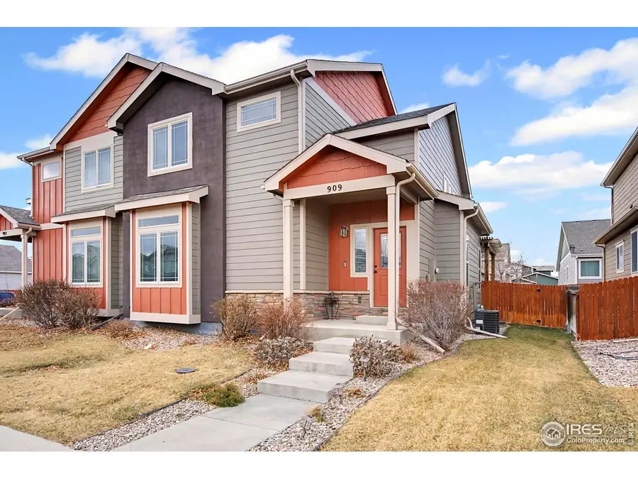 909 Campfire Dr, Fort Collins, CO 80524 - Image #2