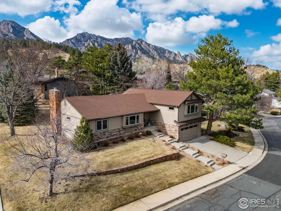 2596 Briarwood Dr, Boulder, CO 80305 - #2