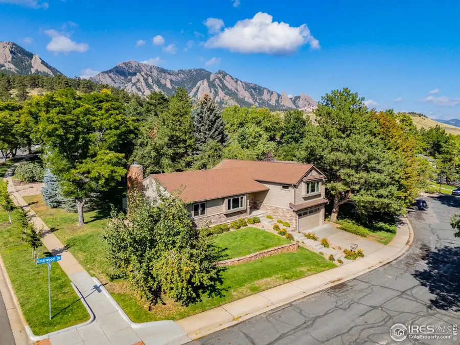 2596 Briarwood Dr, Boulder, CO 80305 - #3