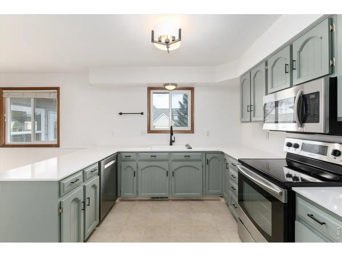 2516 Mountain View Ave, Longmont, CO 80503 - #1