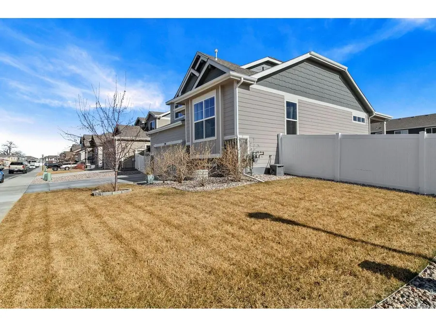 901 Ashbrook Dr, Windsor, CO 80550 - #2