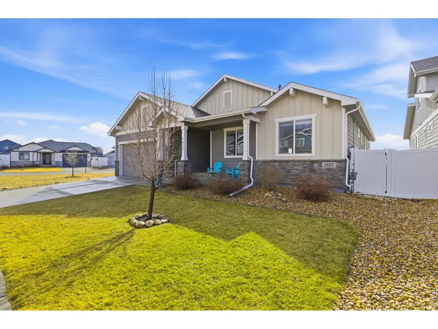 1827 Castle Hill Dr, Windsor, CO 80550 - #2
