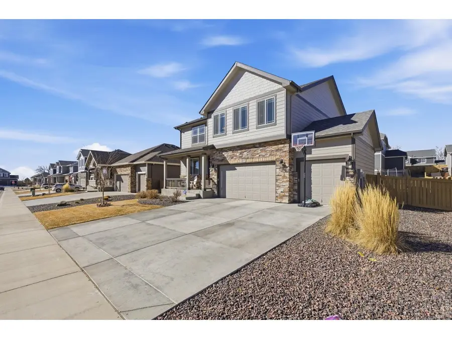 6807 Gateway Crossing St, Wellington, CO 80549 - #3