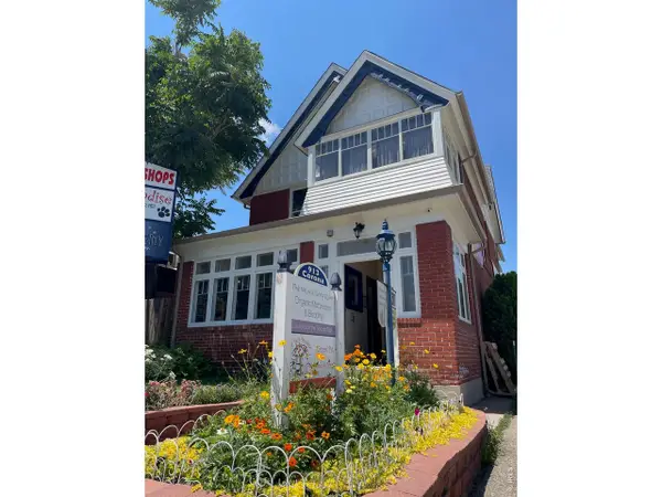 913 N Corona St, Denver, CO 80218