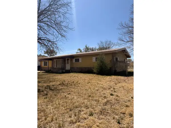 117 Pine St, Log Lane Village, CO 80705