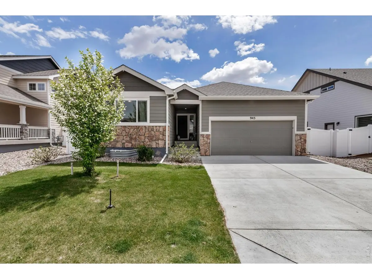 945 Maplebrook Dr, Windsor, CO 80550 - #1