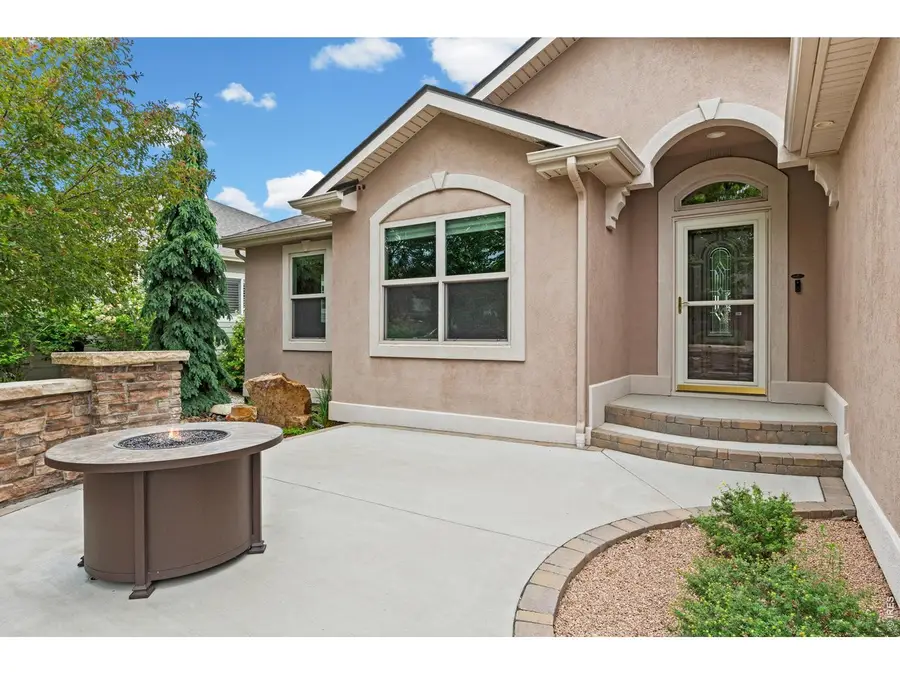 945 Crabapple Dr, Loveland, CO 80538 - #2