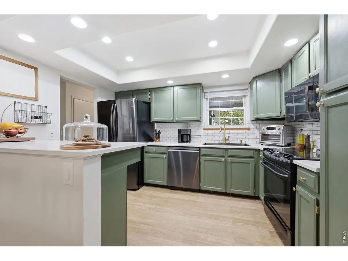 2598 S Vaughn Way #B, Aurora, CO 80014 - #1