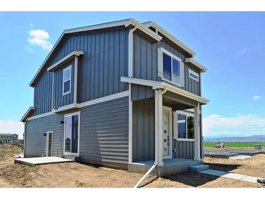 529 S 10th St, Berthoud, CO 80513 - #2