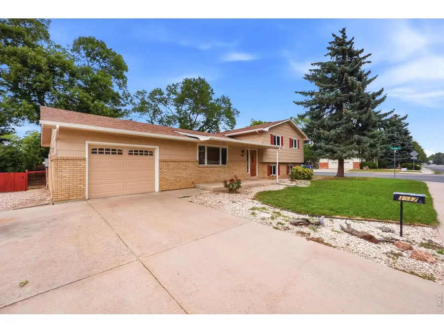1917 Estrella Ave, Loveland, CO 80538 - #2