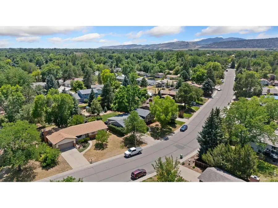 1833 Manchester Dr, Fort Collins, CO 80526 - #2