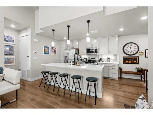 235 High Point Dr #207, Longmont, CO 80504