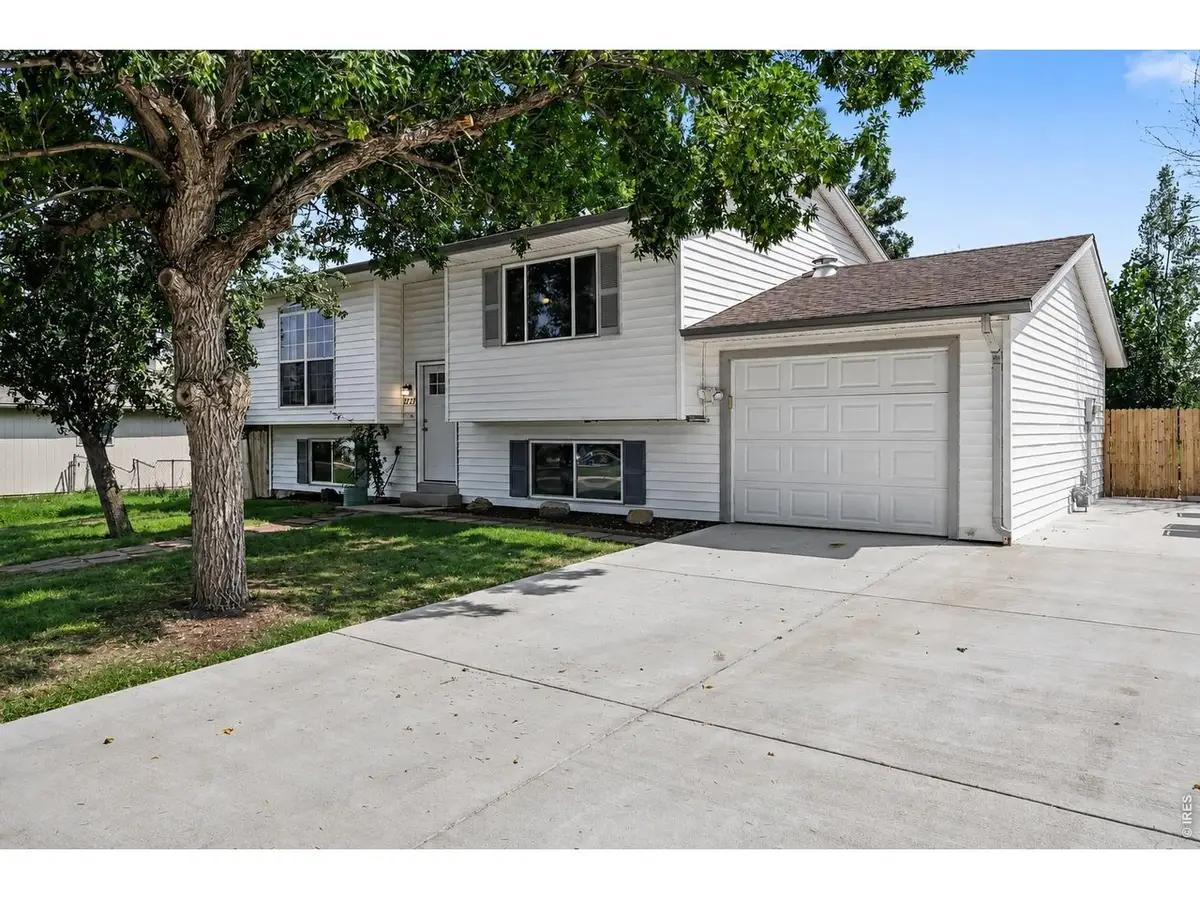 2421 W Plum St, Fort Collins, CO 80521 - #1
