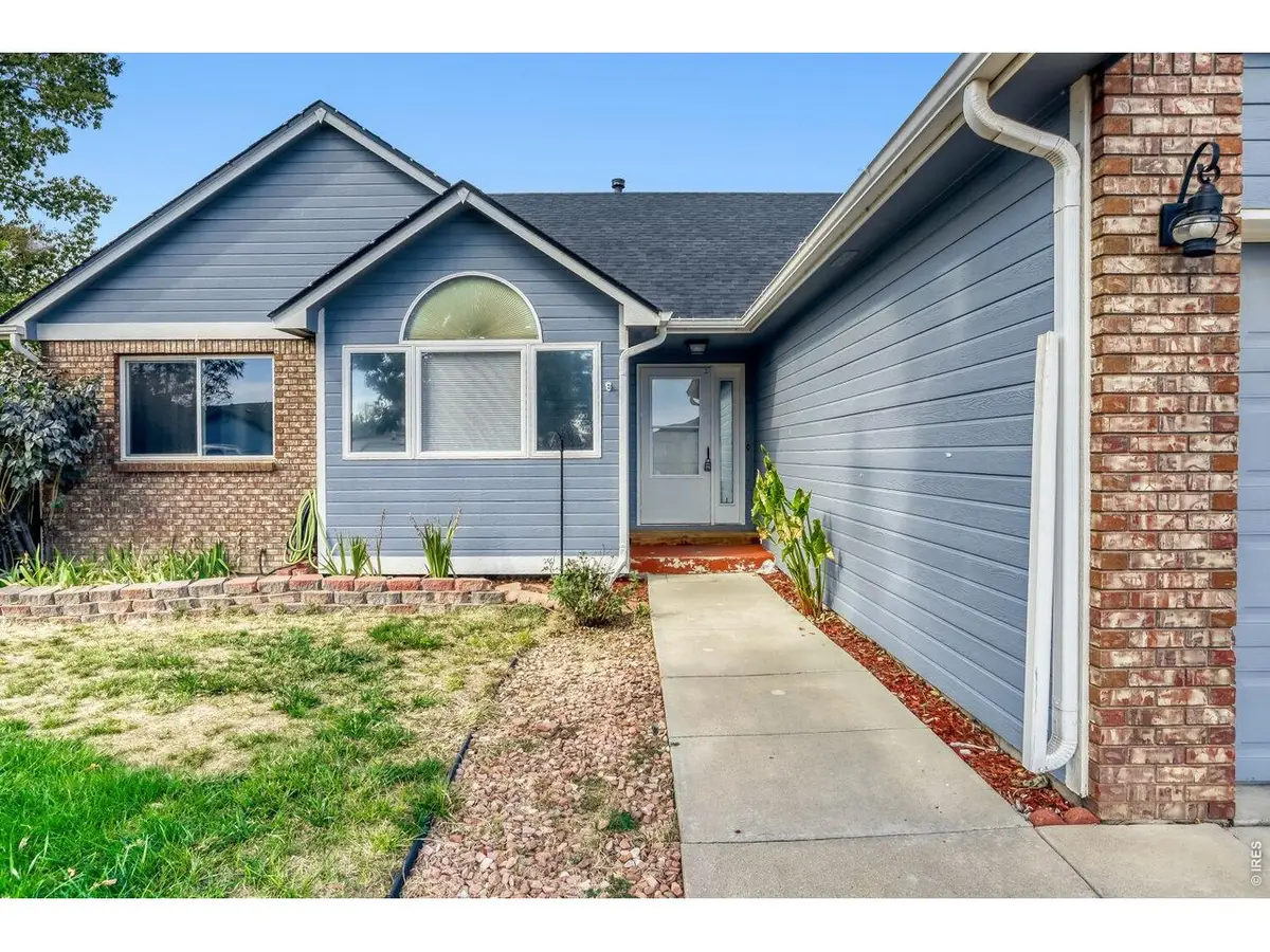 705 Country Acres Dr, Johnstown, CO 80534 - #1