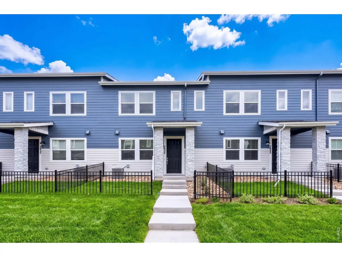 2833 Bear Springs Cir, Longmont, CO 80503 - #1