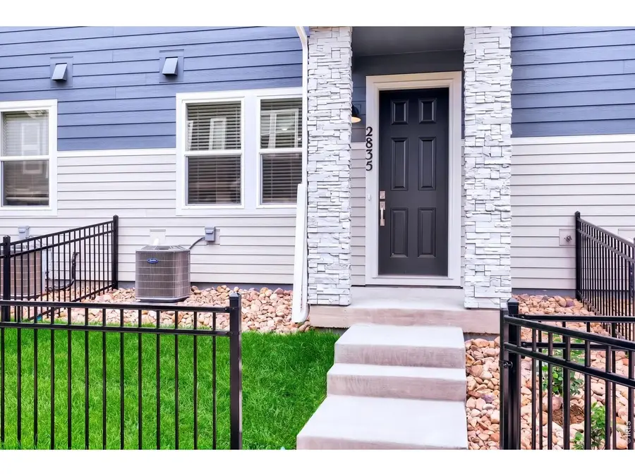 2833 Bear Springs Cir, Longmont, CO 80503 - #3