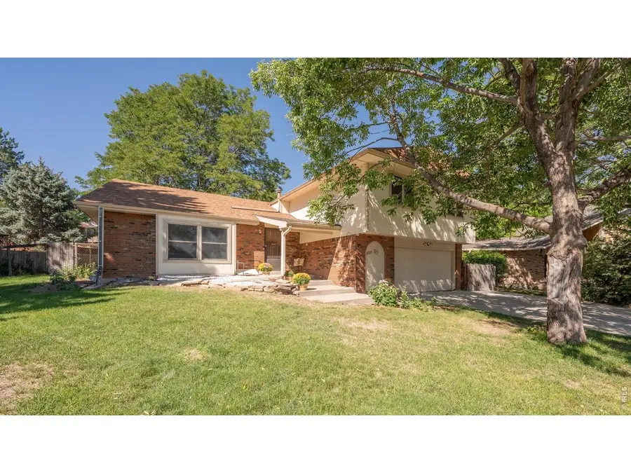 2927 Lakeshore Dr, Longmont, CO 80503 - #2