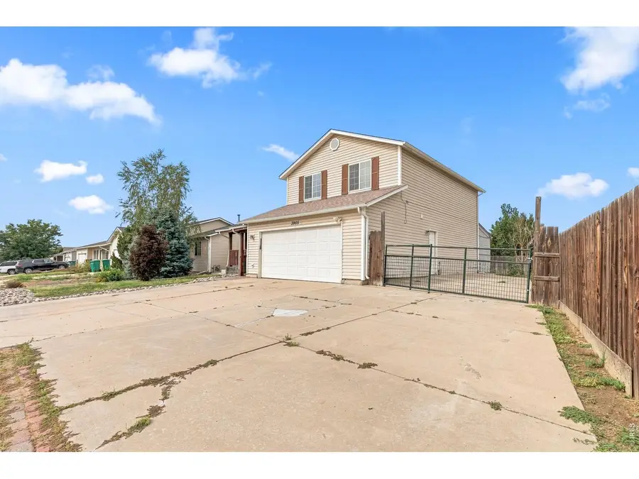 3905 Dove Ln, Evans, CO 80620 - #3
