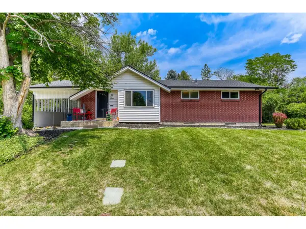 2555 E Maplewood Ave, Centennial, CO 80121