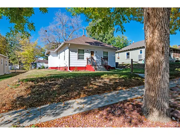 8 S Denver Ave, Johnstown, CO 80534