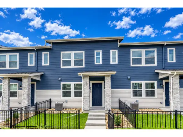 2833 Bear Springs Cir, Longmont, CO 80503