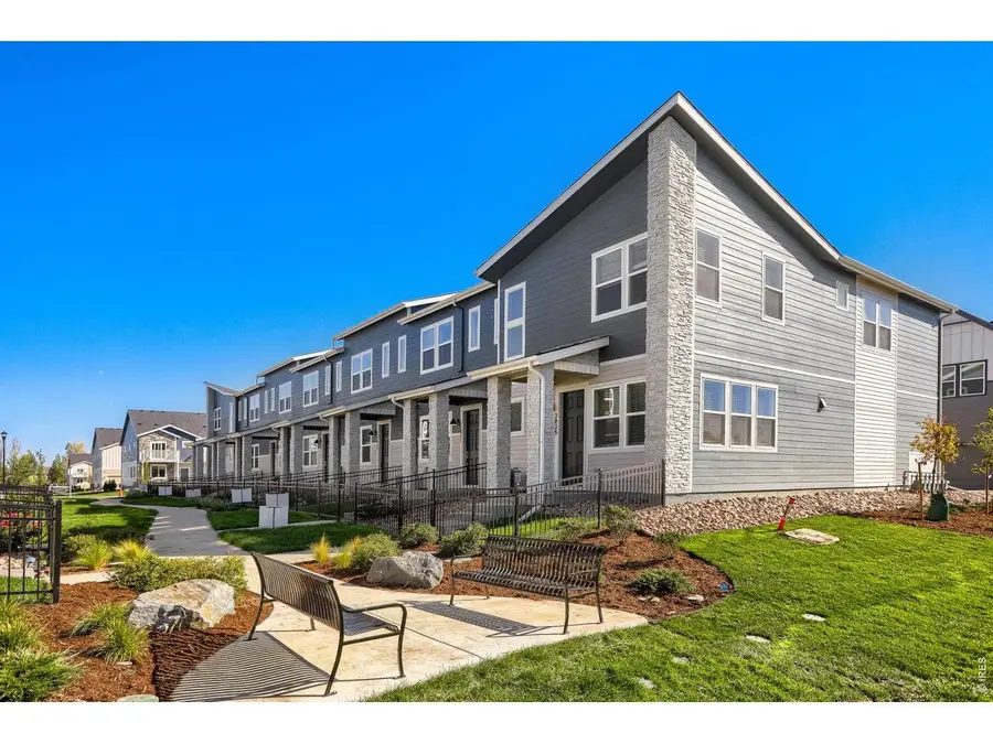 2839 Bear Springs Cir, Longmont, CO 80503 - #2