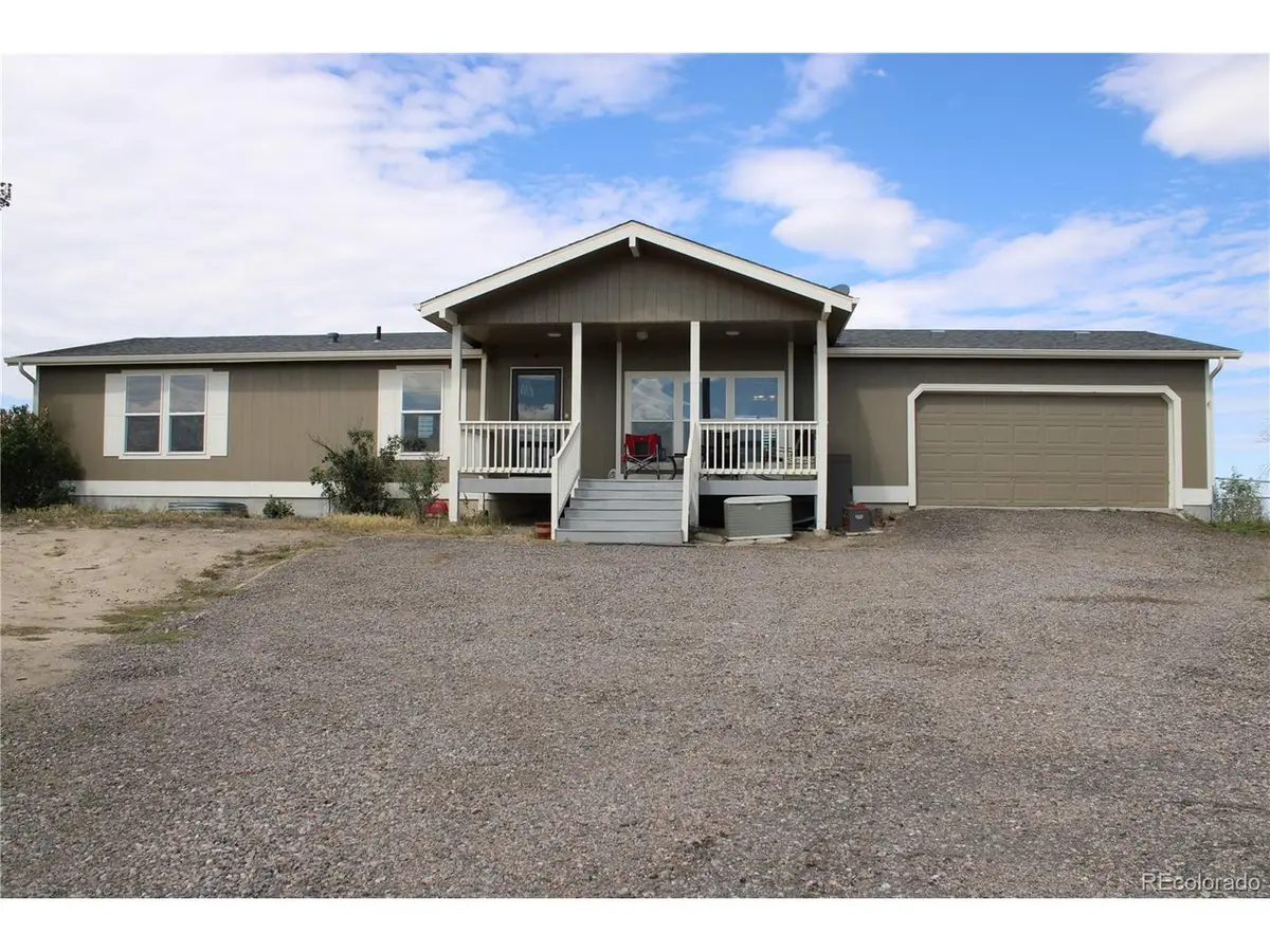 58117 E 42nd Dr, Strasburg, CO 80136 - Image #1