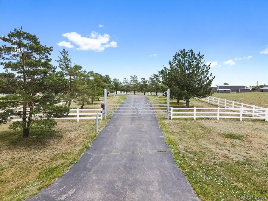 1050 S Manila Rd, Bennett, CO 80102 - #2