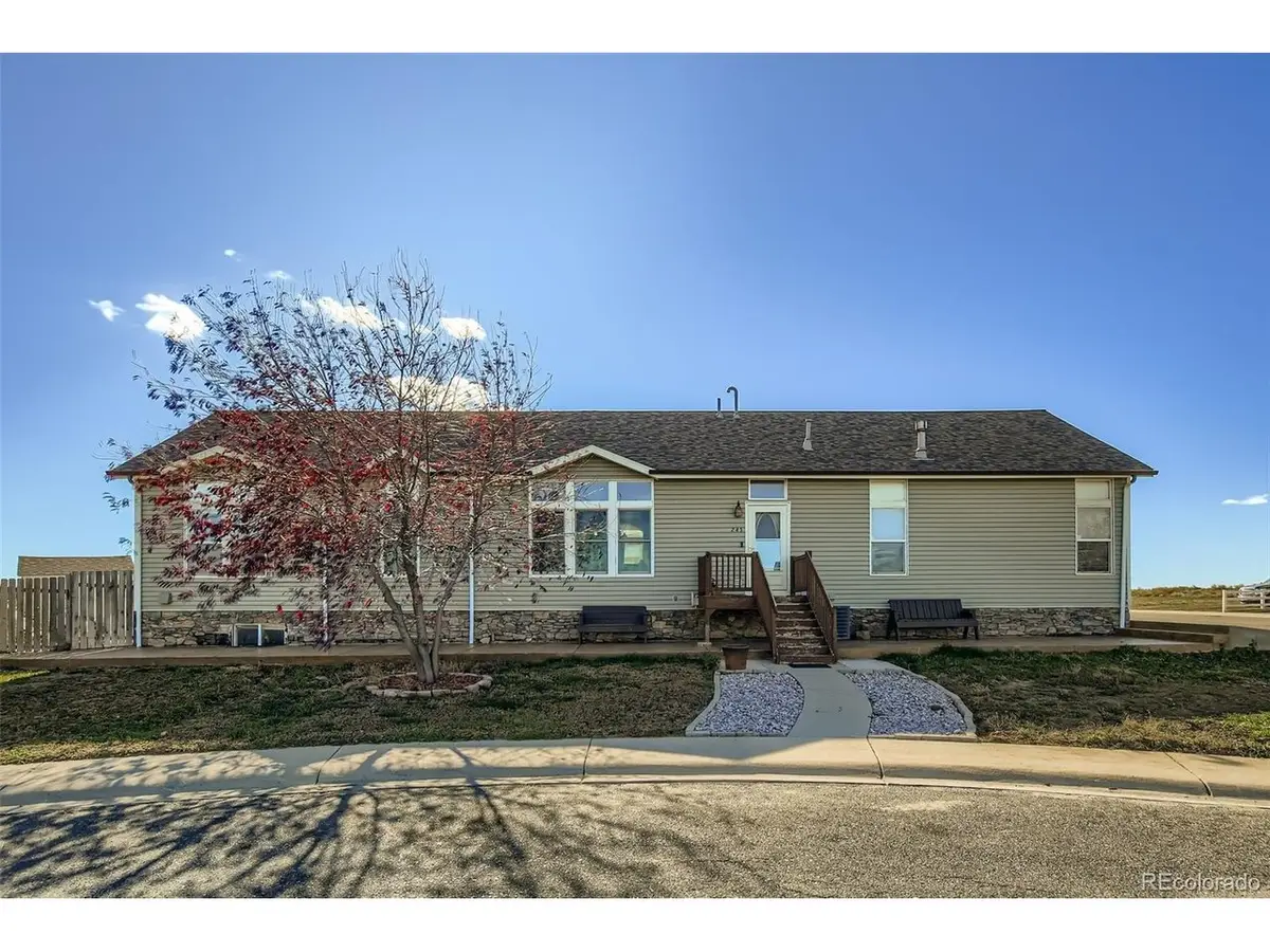 245 W Crawford Ave, Keenesburg, CO 80643 - #1