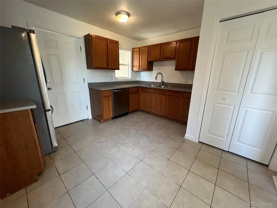 945 Lima St, Aurora, CO 80010 - #3