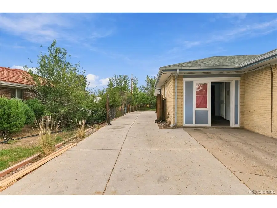 540 Uvalda St, Aurora, CO 80011 - #3