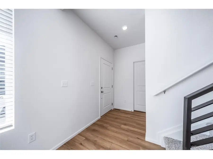 46573 Sunflower Ln, Bennett, CO 80102 - Image #2