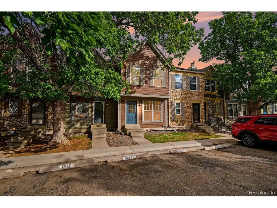 2537 E Nichols Cir, Centennial, CO 80122 - #2