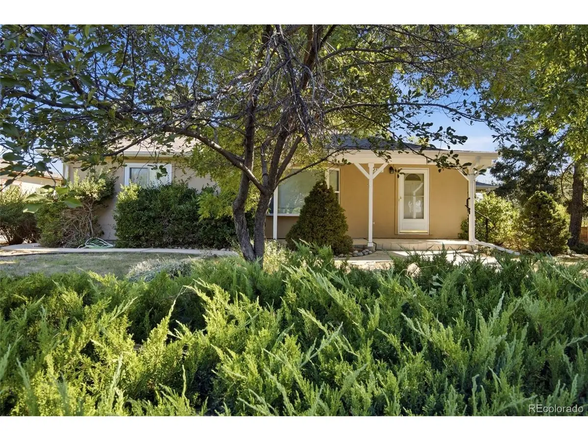 2300 Bell Ct, Lakewood, CO 80215 - #1