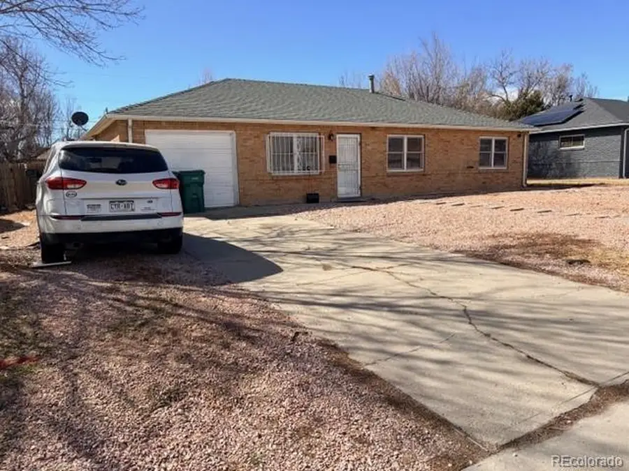 881 Tucson St, Aurora, CO 80011 - #2