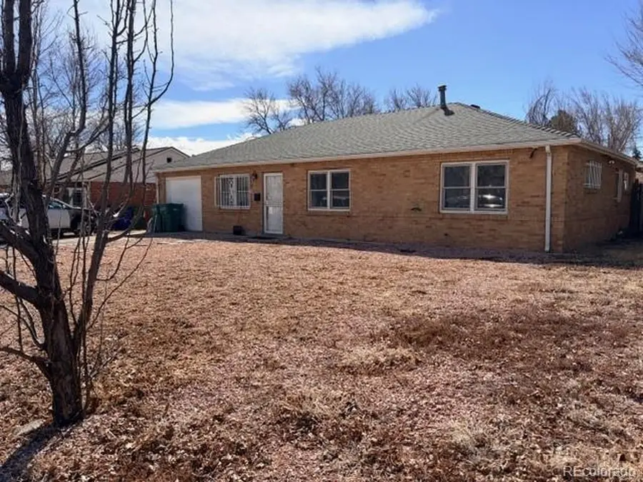 881 Tucson St, Aurora, CO 80011 - #3