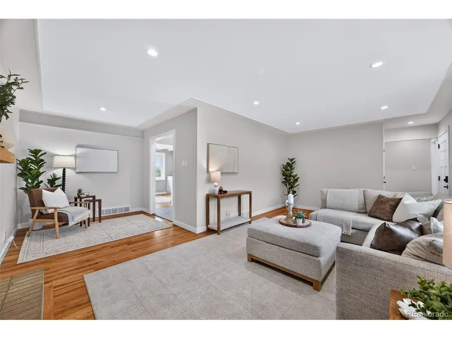 3075 S Holly Pl, Denver, CO 80222 - #3