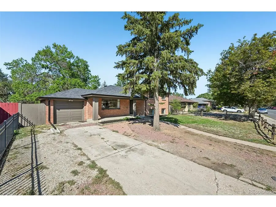2261 Oakland St, Aurora, CO 80010 - #2
