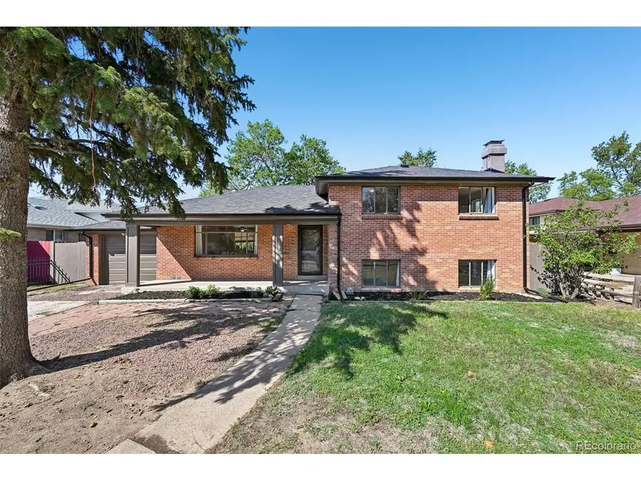 2261 Oakland St, Aurora, CO 80010 - #3