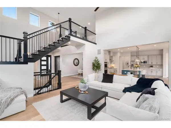 27500 E Lakeview Dr, Aurora, CO 80016