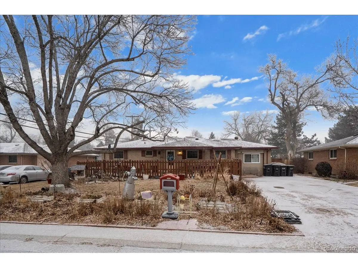 271 E Davies Ave, Centennial, CO 80122 - Image #1