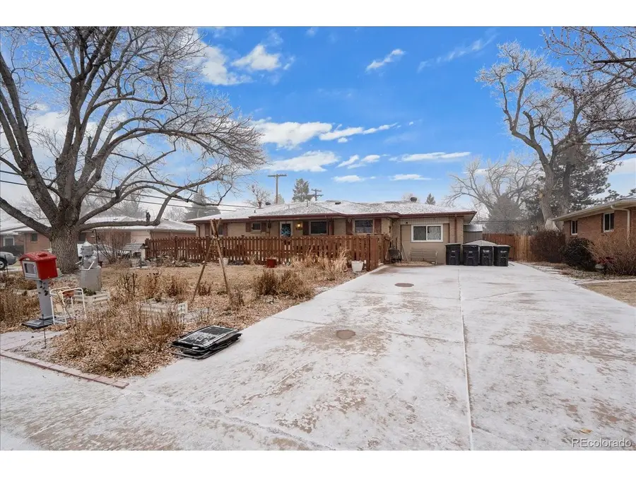 271 E Davies Ave, Centennial, CO 80122 - Image #2