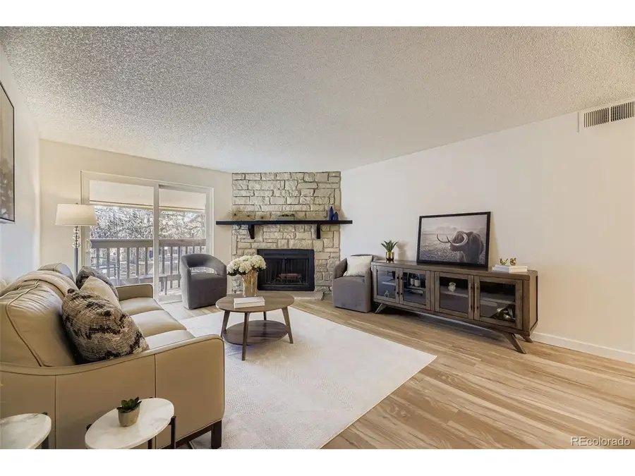 1870 S 1870 S Pitkin Cir #B, Aurora, CO 80017 - Image #3