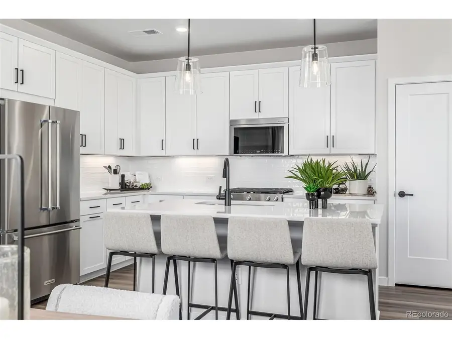 5696 N Killarney Ct, North Aurora, CO 80122 - #2