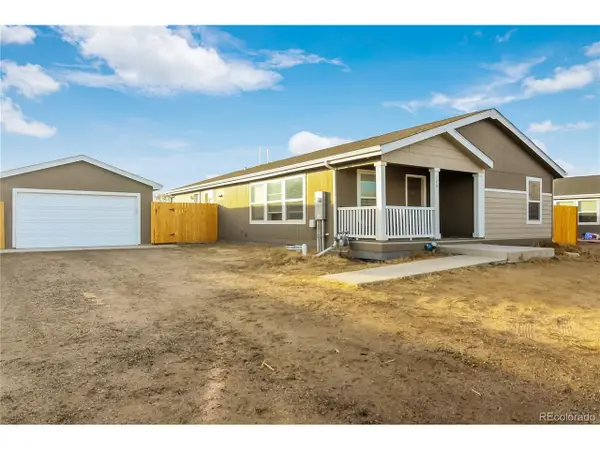120 Juniper Cir, Log Lane Village, CO 80705