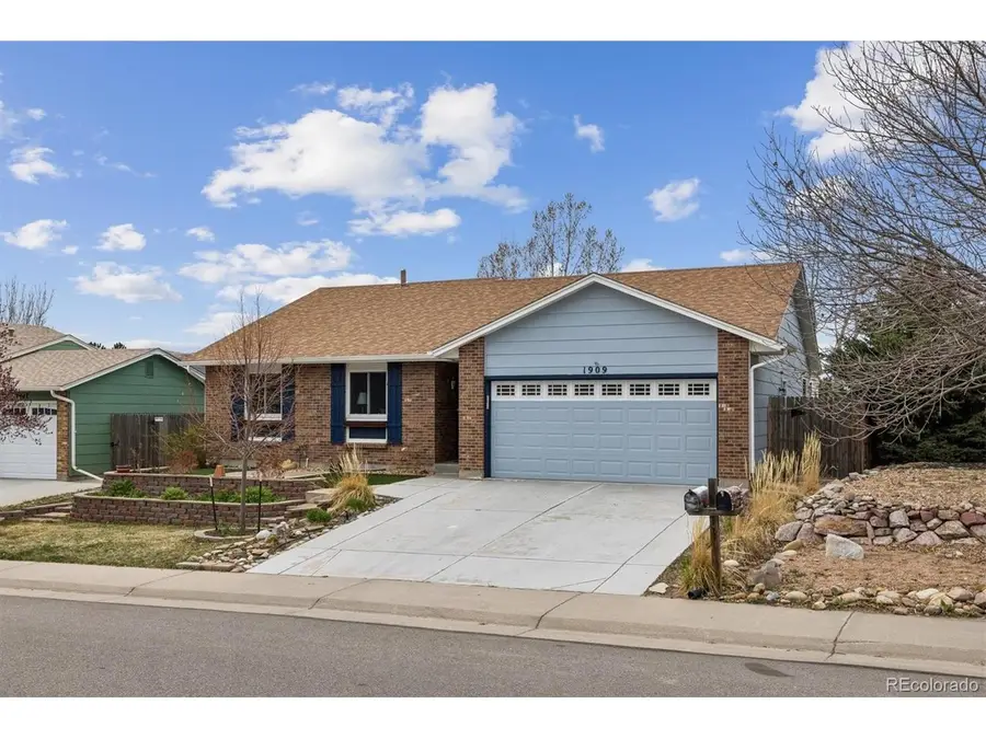 1909 Sandhurst Dr, Castle Rock, CO 80104 - #2